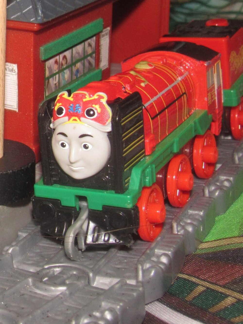 Thomas Take Along and Play Diecast Train Track Engne Yong Bao